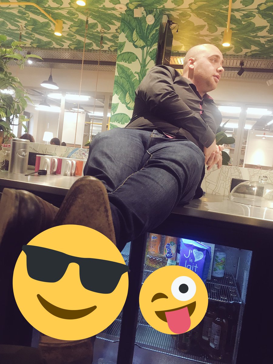 La détente, le maître-mot au bar de @Nextdoor_fr #GareDeLyon #PourTravaillerAutrement #Posey #OnEstChezNous <a href="/HaveagoodayFr/">Haveagooday</a>
