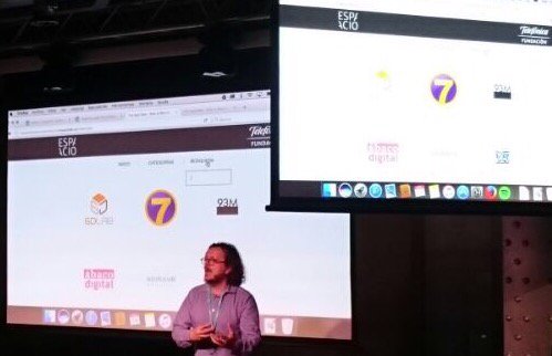 EstherNunezrb's tweet photo. Great panel at @EspacioFTef with @eternaloscar congrats from @7funcenter @ZeroLatencyES #VirtualReality #theappdate https://t.co/bO0hr8aKSW
