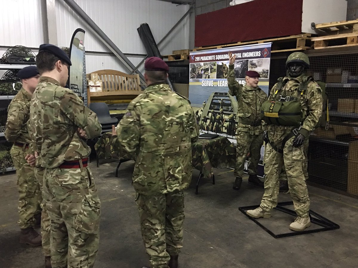 CO_75_Engr_Regt's tweet photo. Army Officer Cadets from OTR NW enjoying an introduction to @75EngrRegt #engineering #withheartwithmind @NorthWestRFCA @Proud_Sappers https://t.co/Ewwt5a1p5B