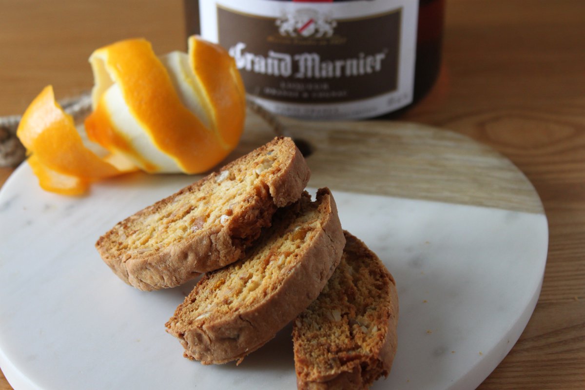PureBiscotti's tweet image. Freshly baked #biscotti with nuts and orange zest.