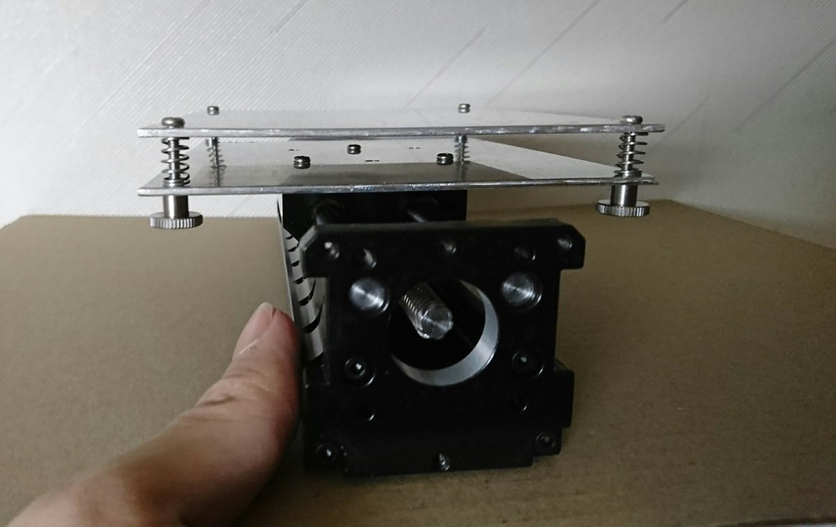 zephel01's tweet photo. trinus用のレベリングベッド進捗
このままでも使える状態。
ヒートベット用に穴あけはしないと。
#trinus3d #heatbed https://t.co/mQPNtT1Kmu