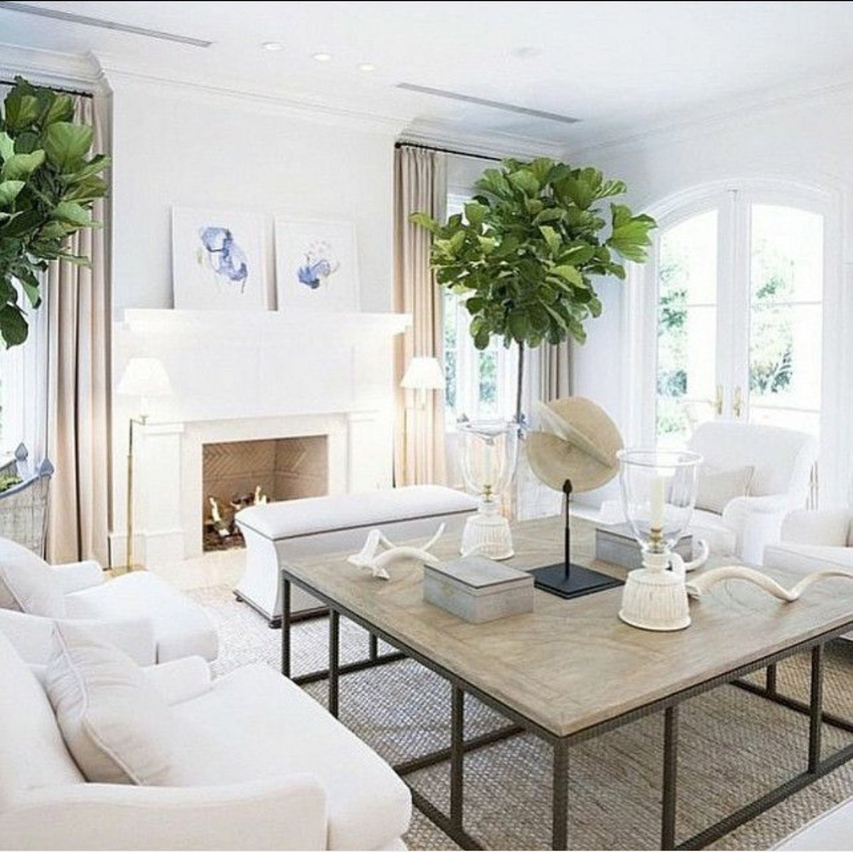 Glenbeigh372's tweet photo. #StellaBlizzard has me thnkng bout all those winter whites. Keeps a room feelng light & airy (can't wait 4 smmr tho!!) #snowday #desinglab https://t.co/4fcAih0SK4