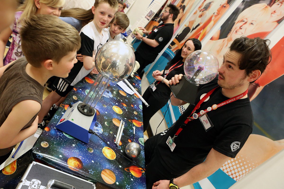 FifeSciFest's tweet photo. Save the date for 2017 Fife Science Festival - 27-28 May (Cowdenbeath) &amp; 3-4 June (Glenrothes) #FSciFest #experiments #sciencecareers https://t.co/uPtAiEigXn