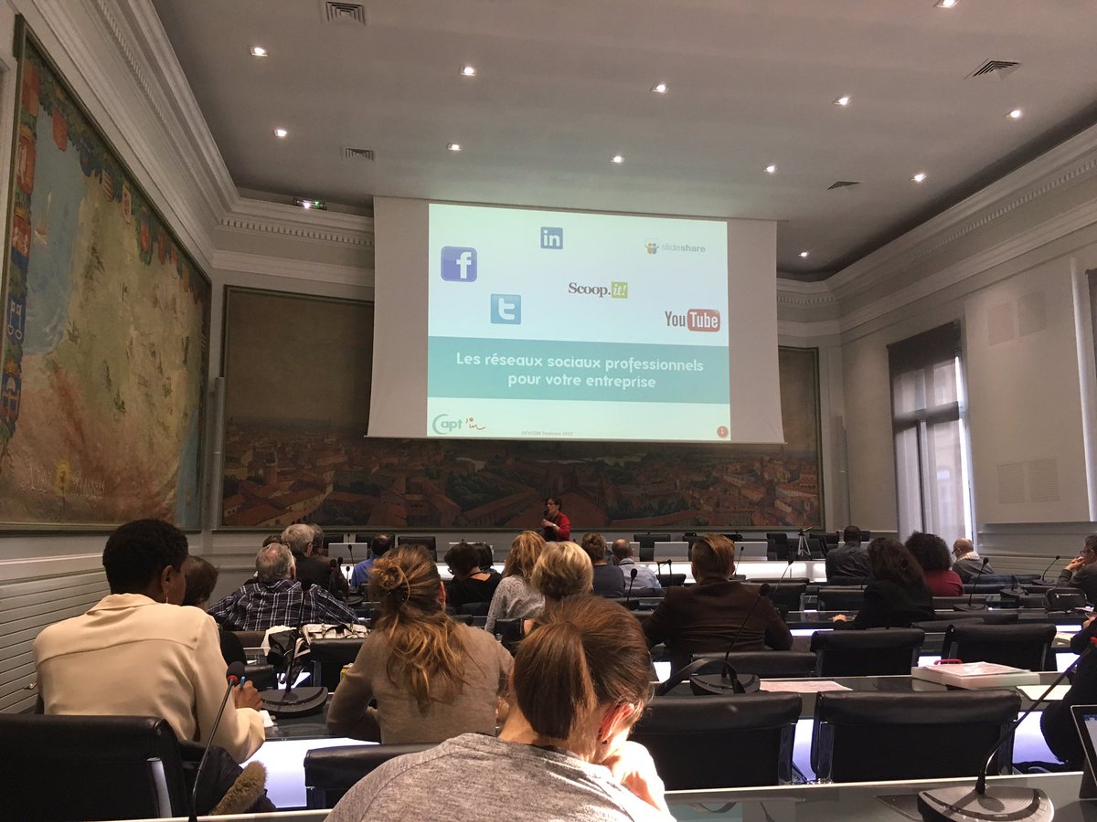 DevComToulouse's tweet photo. Dernières conférences de la journée: Salle des Séances sur les réseaux sociaux avec @CaptinFr #salondevcom #Devcom #ccitoulouse https://t.co/Gp8c6stkkI