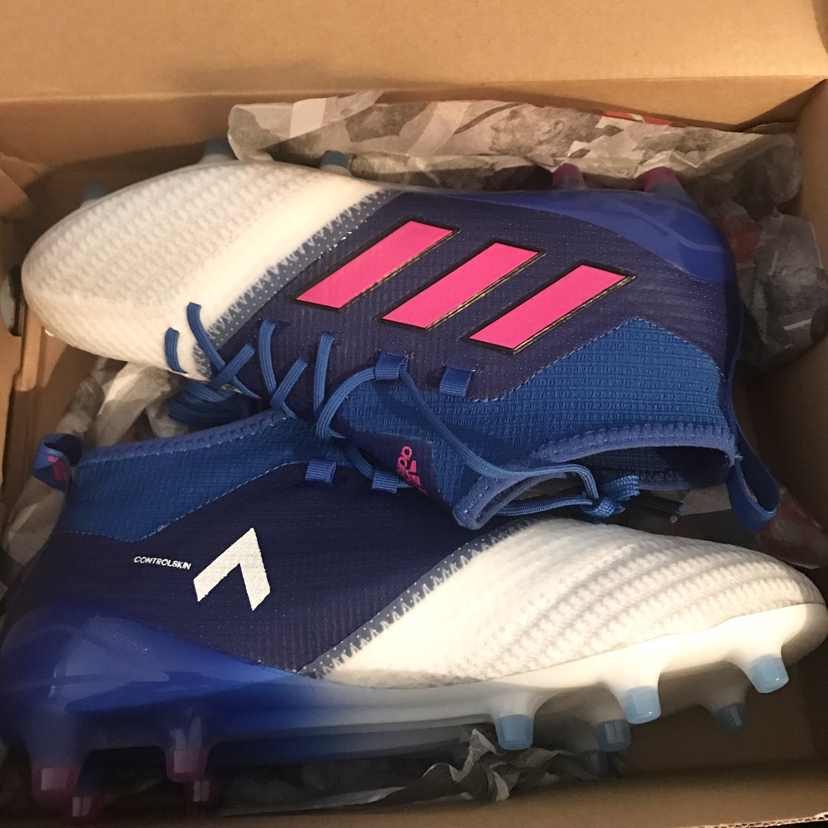 elverys soccer boots