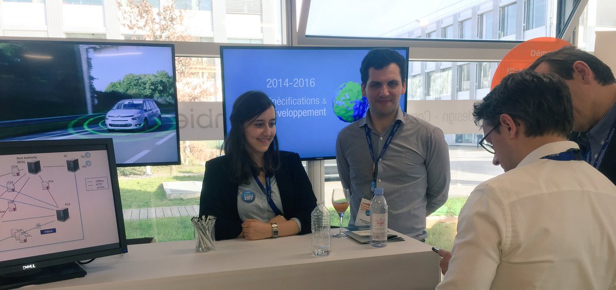IRTSystemX's tweet photo. Village #Valorisation ⏩ Présentation de la PKI du projet de déploiement pilote des ITS coopératifs SCOOP@F. #SystemX17 https://t.co/HAojUCqkfC