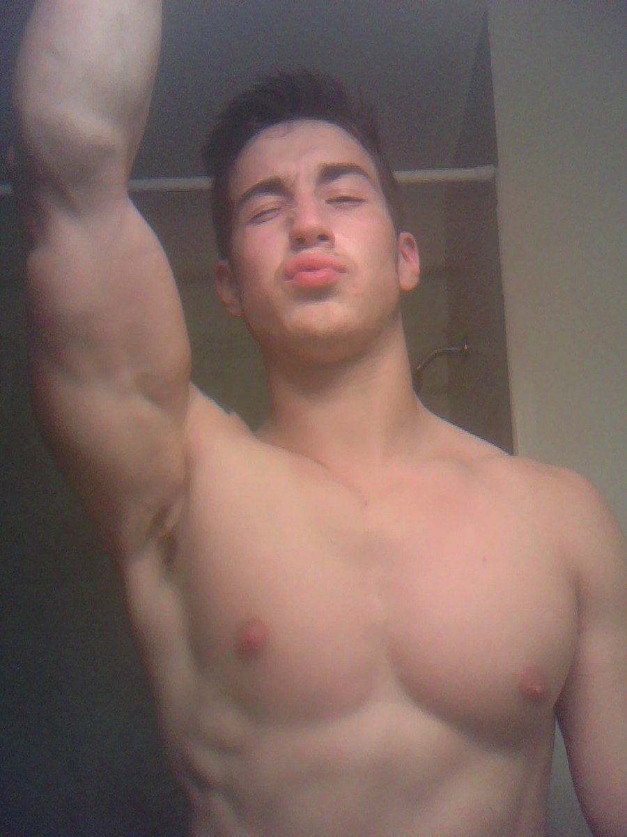 GDaddyAPP's tweet photo. Wanna kiss me? https://t.co/IFiXWG7MKE