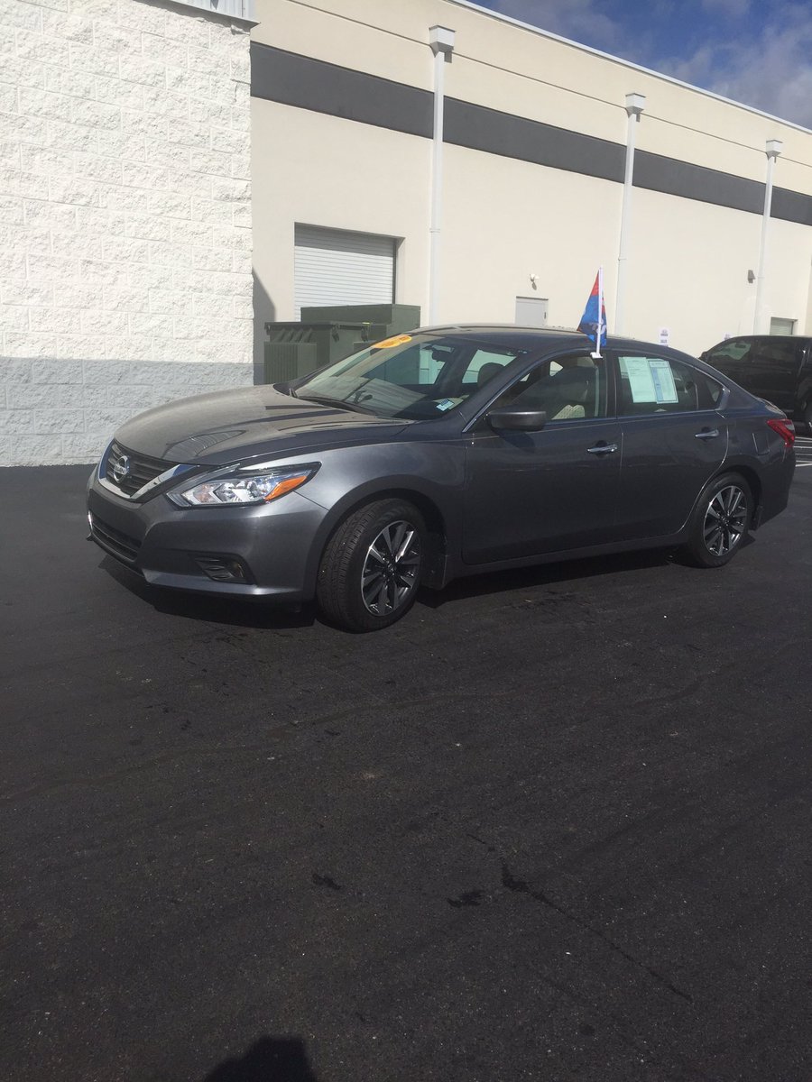 TRIPLEGRANDINC's tweet photo. 2016 Nissan Altima... Only 6,359 miles*Push button start*.....  🔥🔥🔥🔥🔥🔥... Trade with a down payment/ finance... We have options https://t.co/a84HALo1HU