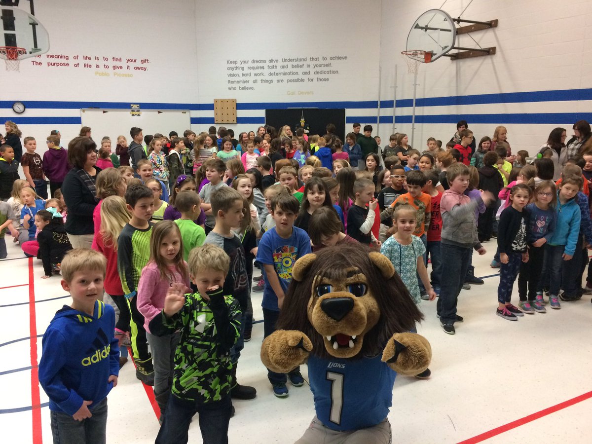 LionsYouthFB's tweet photo. March Is Reading Month @Lions school assembly highlights. 2 days, 4 assemblies #scorewithreading https://t.co/tUle9vei9S