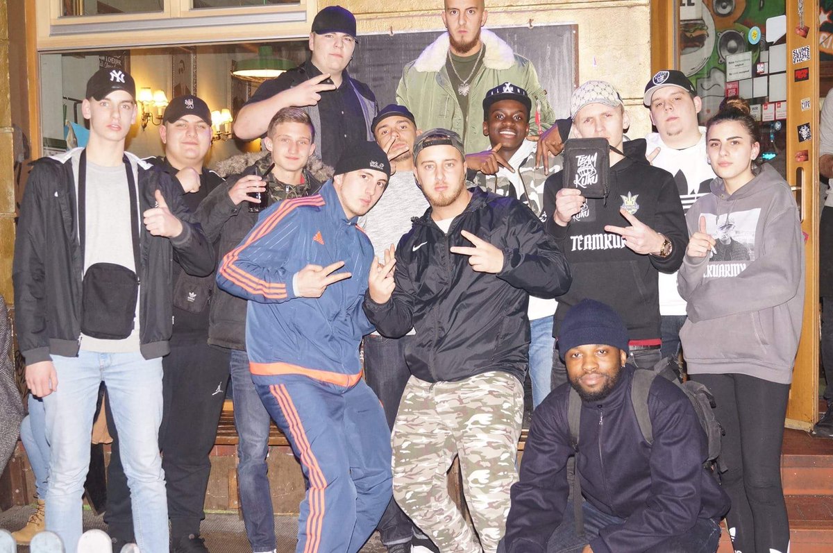 Fan-Treffen mit #CapitalBra und #TeamKuku <a href="/AUFxKEINENxFALL/">AUF!KEINEN!FALL!</a> #rapbeef #hiphop #burger #berlin <a href="/MobbBeef/">Odie Sim</a> #burgeramt