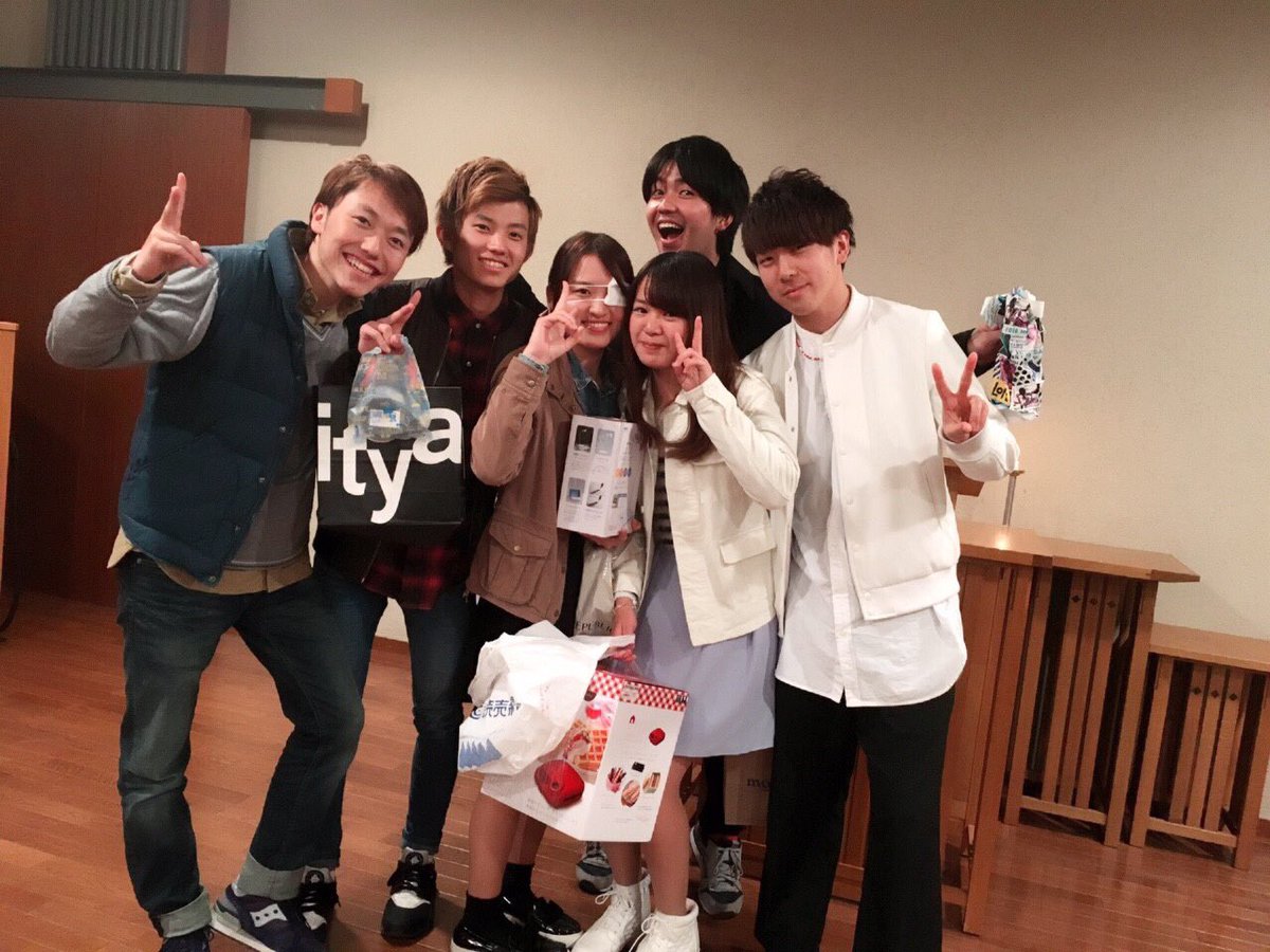 gky_run's tweet photo. あの日から1年か…
幹部終わってもうたんか〜って感じ
みんなのおかげでがんばれました
みんなとやからがんばれました
ほんま大好きです笑笑
#美女と野獣と石詰 https://t.co/DASOtMS2HW