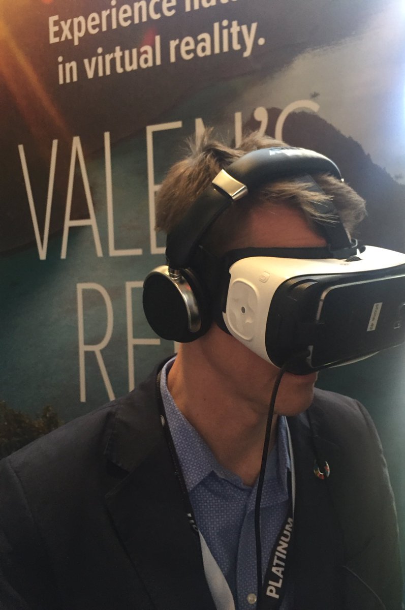 hubculture's tweet photo. Mind the Anaconda! Loved checking out the @unfoundation #TreasureGoals + @ConservationOrg #VR rainforest with @CMTiller #sxsw https://t.co/fvwbaUc0QP