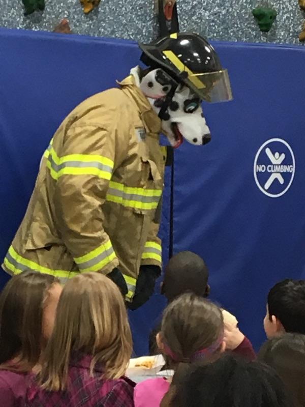 ScafdFirePreven's tweet photo. Cappy made his debut today! @swartz_creek https://t.co/7B4RQmg7yu