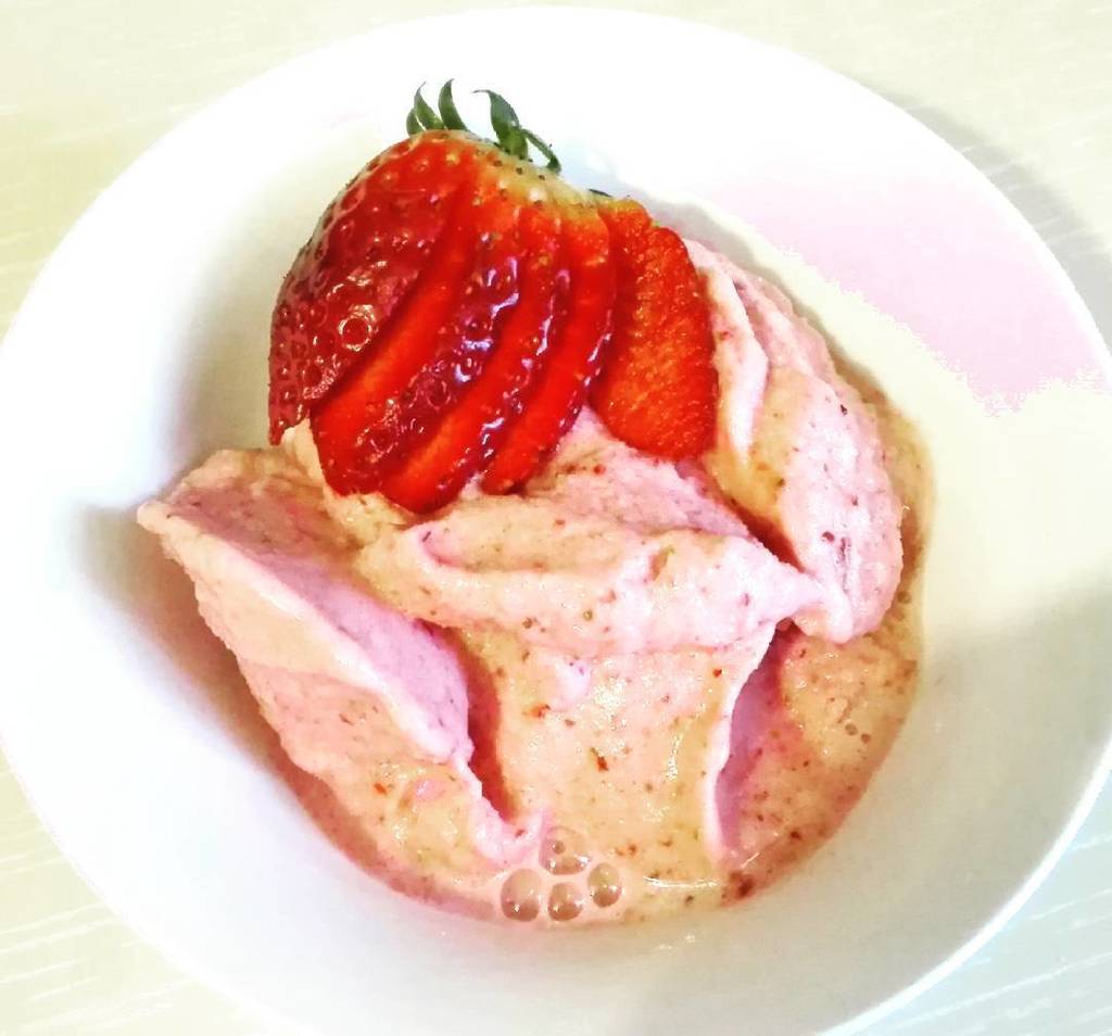francy27's tweet photo. Gelato alla fragola 🍓 #homemade 
#mamy4mamy https://t.co/dXQoXM7EOA https://t.co/OfLUtPaMcF