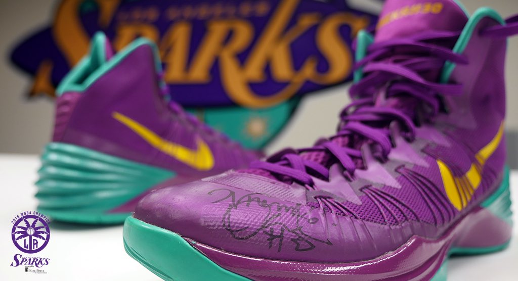 LASparks's tweet image. Retweet and Register for a chance to win @Nnemkadi30's autographed kicks from her 2016 MVP season!

Register 👉 bit.ly/2nxXgKC