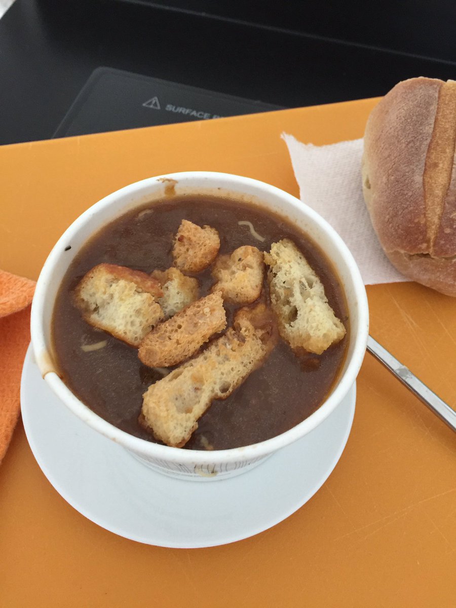 julie_pearson2's tweet photo. Heated soup in microwave, said hi to the Obama's #thankskellyanne #alternativefacts #stella2017 #resist #persist https://t.co/HSXuMRPGt0