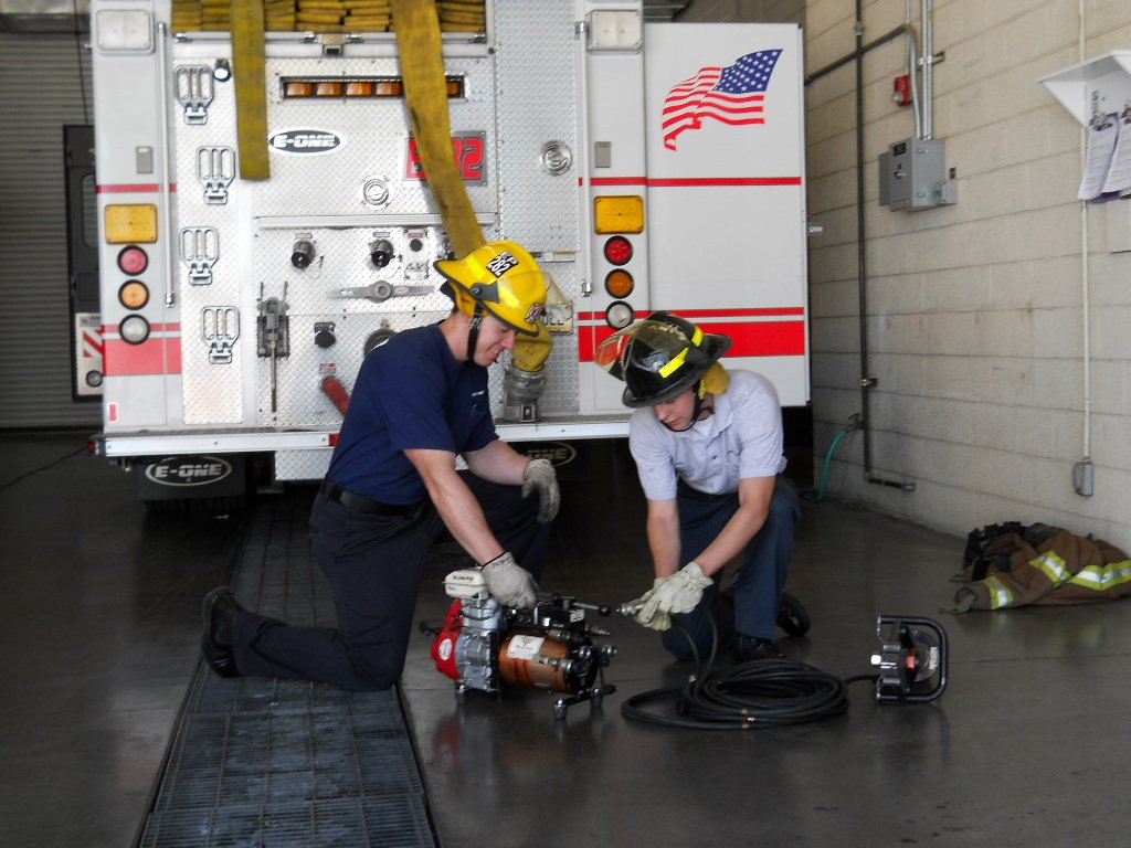cityofchandler's tweet image. Age 16-21 &amp;amp; interested in a fire service career? Join the Chandler Fire Cadets! Register by March 29. @ChandlerFire facebook.com/ChandlerFire/p…