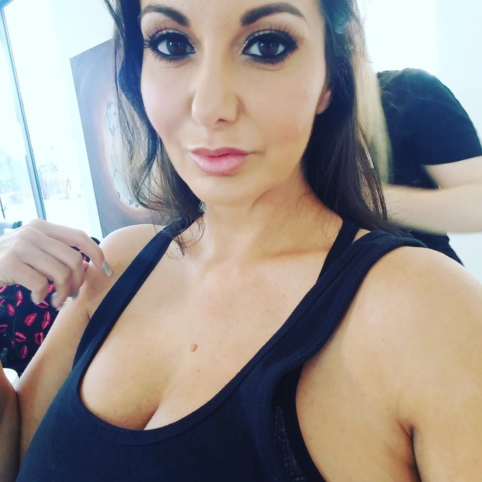 Getting pretty to get dirty! https://t.co/PgHXldOvxt<a href="/tag/amazing"class="tags"><span>#amazing</span></a><a href="/tag/sexy"class="tags"><span>#sexy</span></a><a href="/tag/hott"class="tags"><span>#hott</span></a>