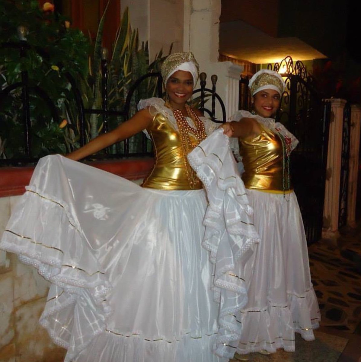 endulzando2011's tweet photo. Dulceras distinguidas y elegantes #endulzando #endulzandoelcarnaval #carnaval #comparsas #riohacha #laguajira # https://t.co/T4wKqY3IRq