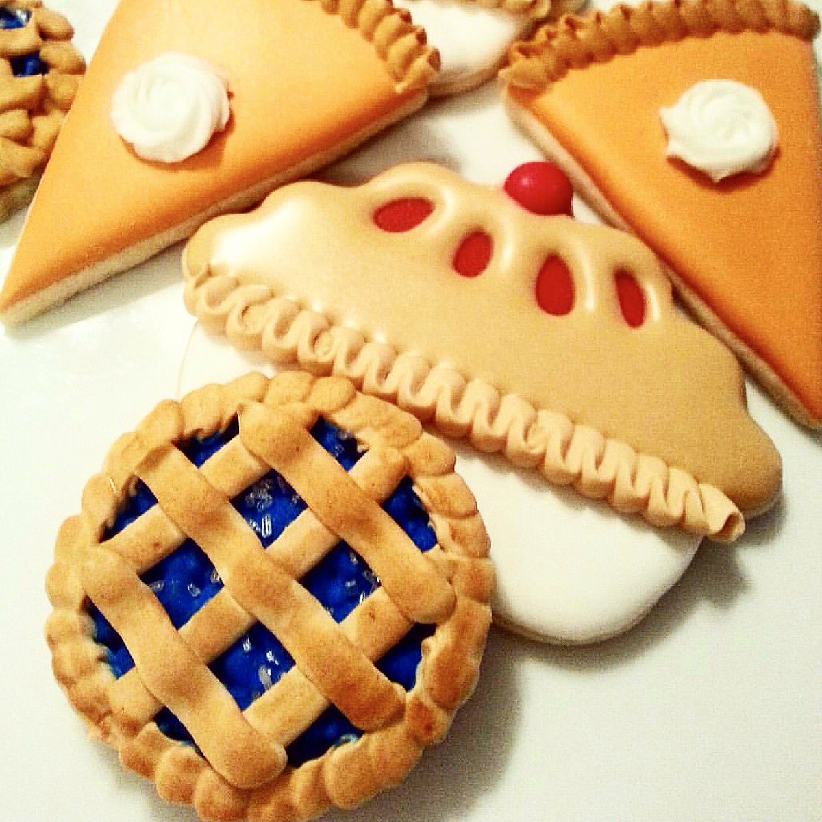 Smarter_Cookie's tweet photo. Although we're home bc of #STORMSTELLA, we didn't forget that today is #PiDay! #thesmartercookie #decoratedcookies https://t.co/k89zIpEwkb