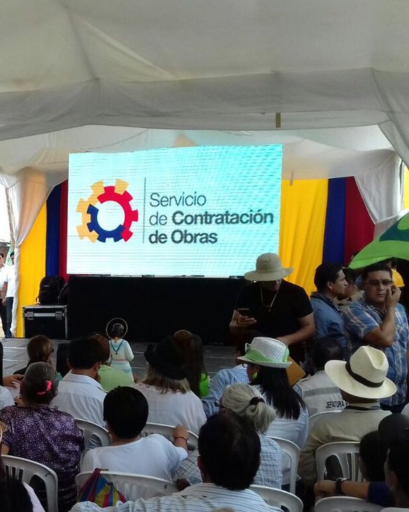 SECOB_Ec's tweet photo. .@MashiRafael participa en carpa explicativa del #CSNobol.Obra que se construye gracias a las políticas sociales del Gob. de la #Revolución. https://t.co/EyC5MUvTLL