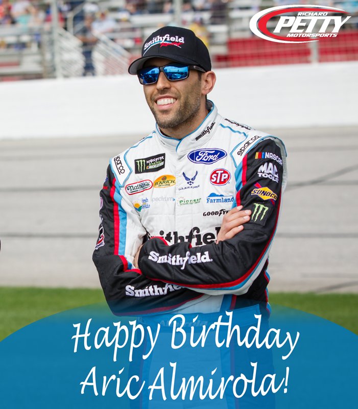 It\s a day of birthdays!! to wish a very happy 33rd birthday! 