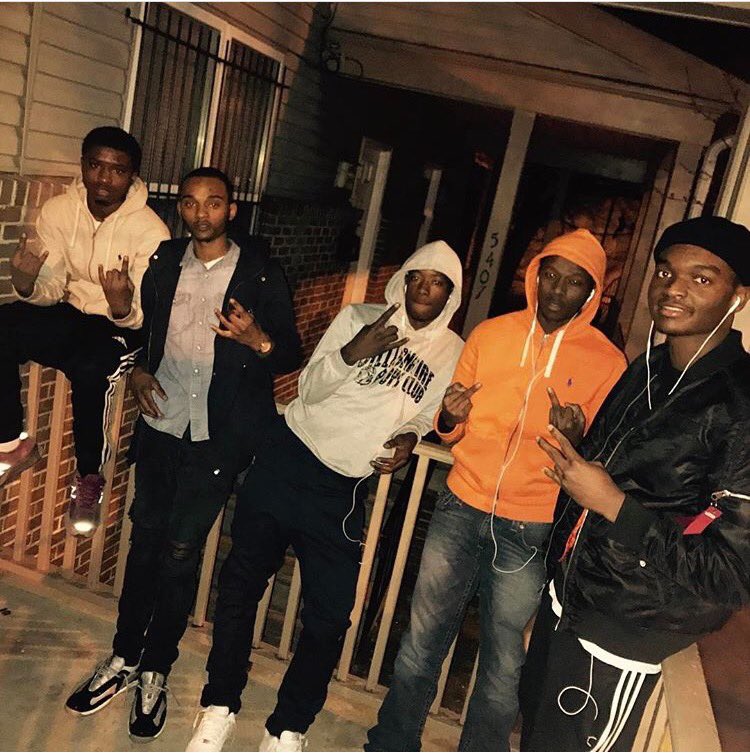 CokeYah's tweet photo. Whole lot of gang shit 🤘🏾 #5400 https://t.co/31hdip4ufW
