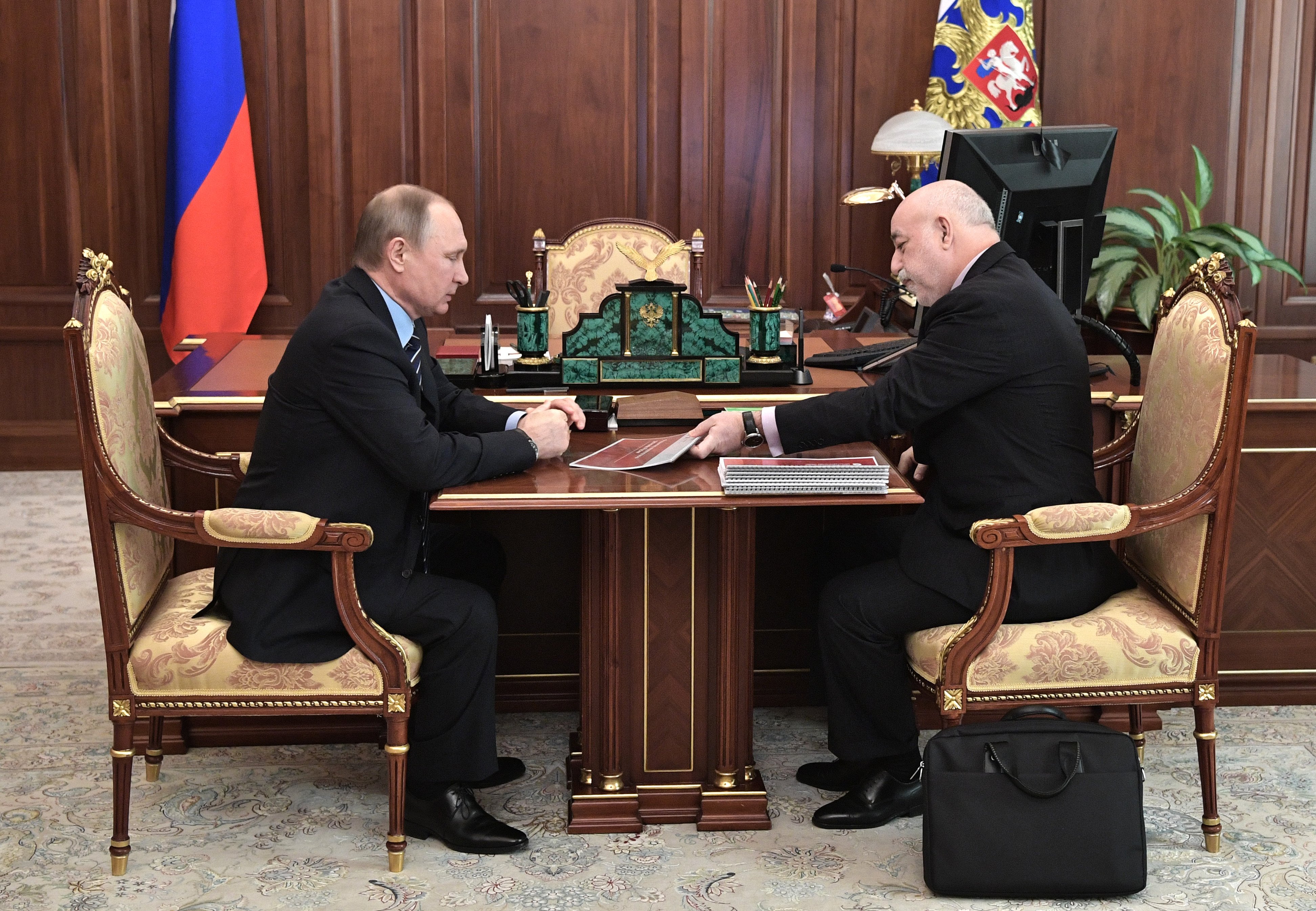 President of Russia on Twitter: "Meeting with Renova head Viktor Vekselberg:  innovative projects, airport construction in Rostov-on-Don  https://t.co/8jVqrn9XUB https://t.co/KT5zh2oWbl" / Twitter