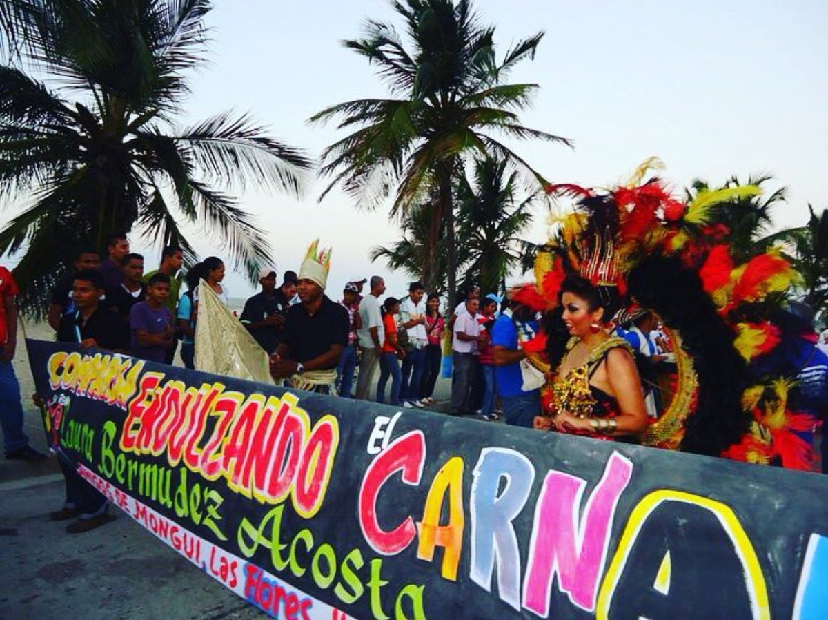 endulzando2011's tweet photo. Endulzando el carnaval #carnaval #endulzandoelcarnaval #endulzandoelcarnaval2011 #laguajira #riohacha #comparsas  #comparsarevelación https://t.co/aghNj8tYx8