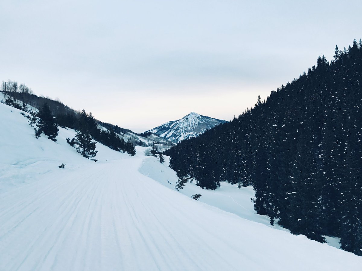 StephanieBe's tweet image. It's amazing the places that snowmobiling will take you 😍 Jumped on the snowmobiles right outside of @ElevationResort #ThePreferredLife