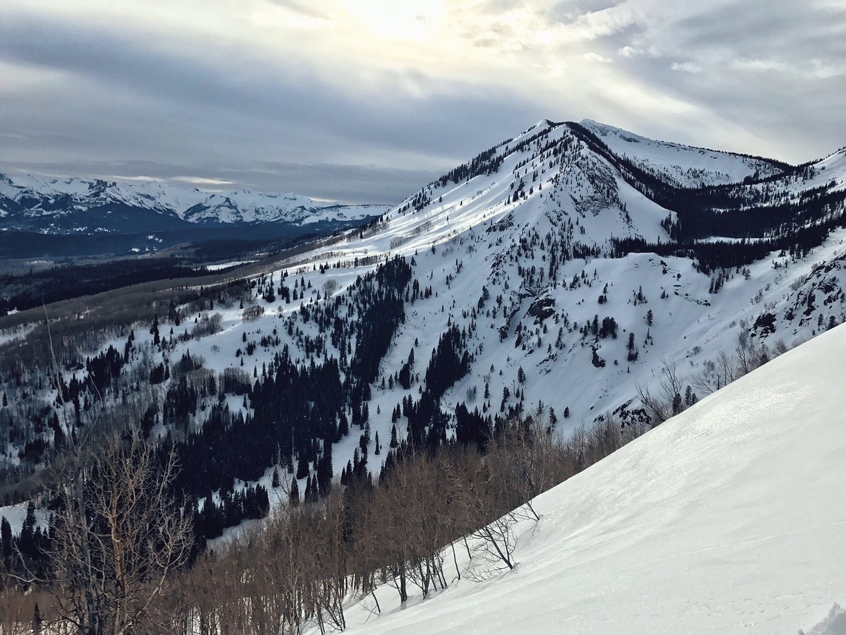 StephanieBe's tweet image. It's amazing the places that snowmobiling will take you 😍 Jumped on the snowmobiles right outside of @ElevationResort #ThePreferredLife