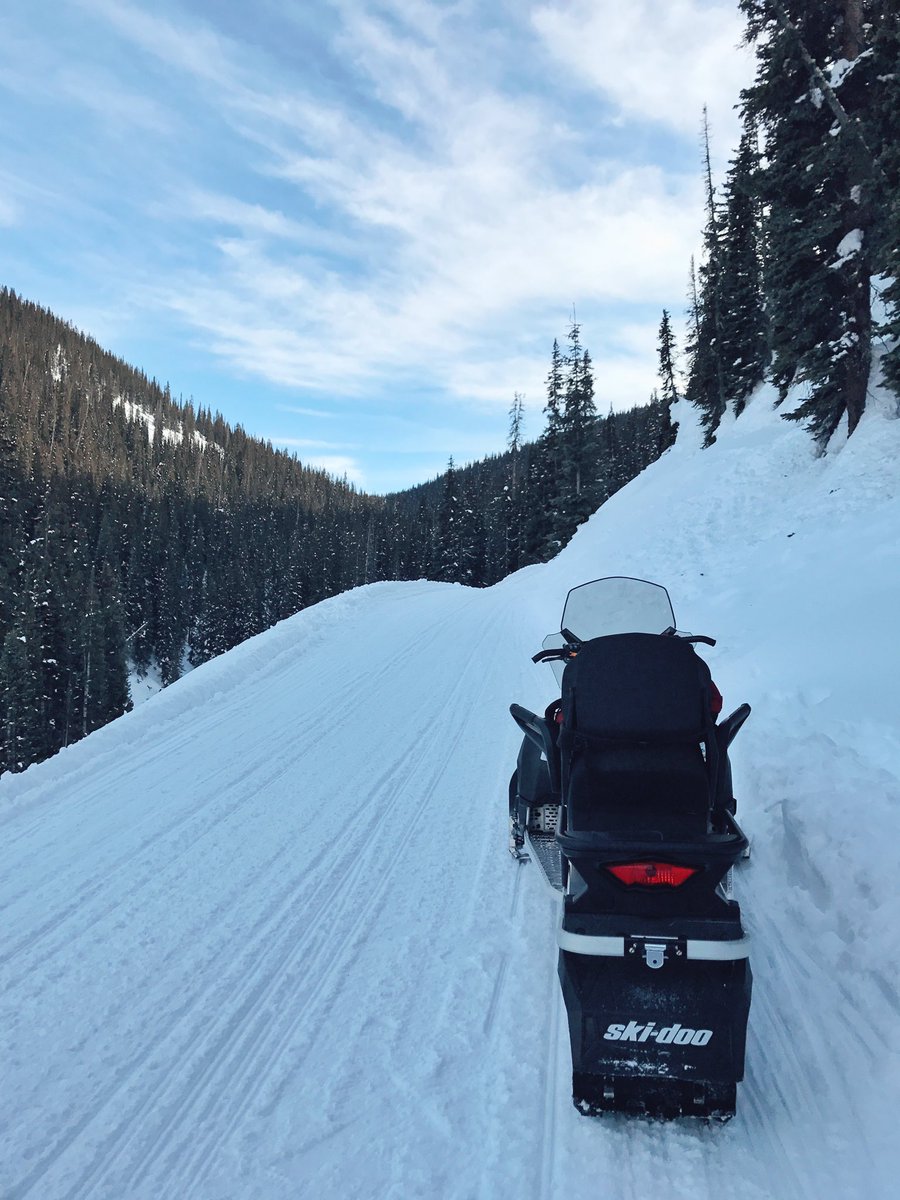 StephanieBe's tweet image. It's amazing the places that snowmobiling will take you 😍 Jumped on the snowmobiles right outside of @ElevationResort #ThePreferredLife