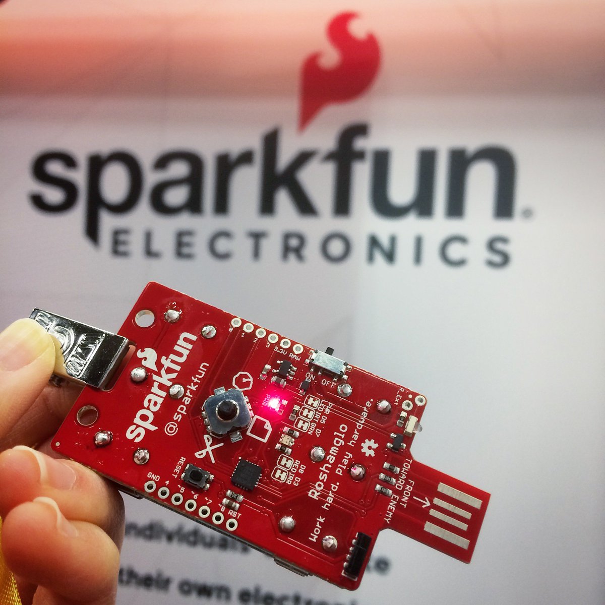JadeShyu's tweet photo. First time playing with a soldering iron! Thanks @sparkfun #hardware #iot #sxsw #playhardware https://t.co/3iOPBv8B20