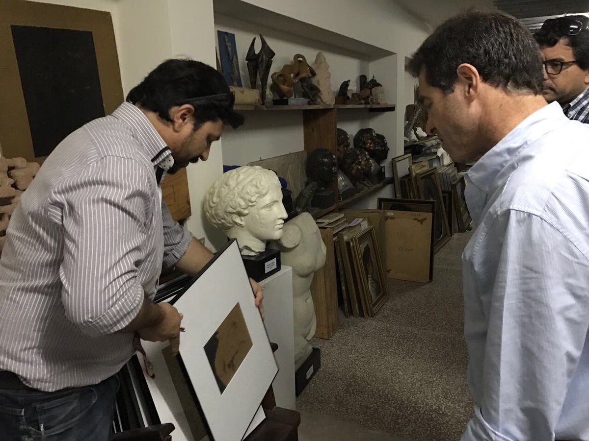 ernesto_talvi's tweet photo. "La cultura es el engrudo de lo que somos". En el teatro y la casa de la cultura de Treinta y Tres. Un tesoro escondido https://t.co/huhZdKQCBT