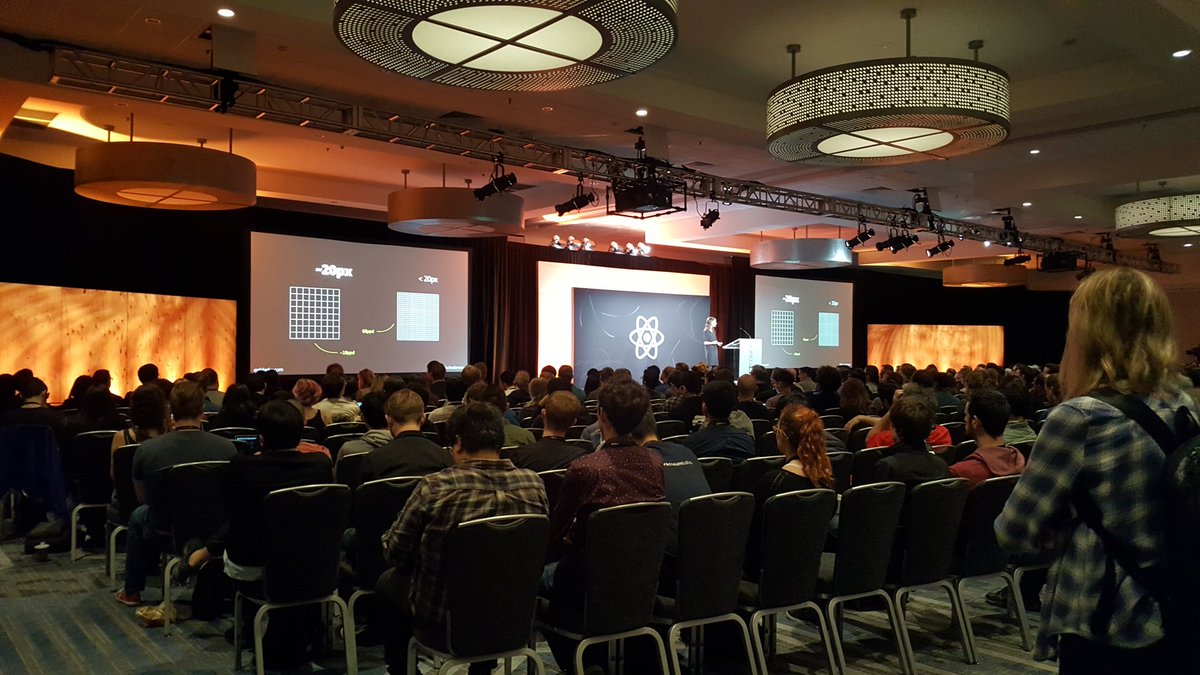 atticusfj's tweet image. Ya comenzó el segundo dia de #reactconf2017 en este momento ponencia sobre react vr