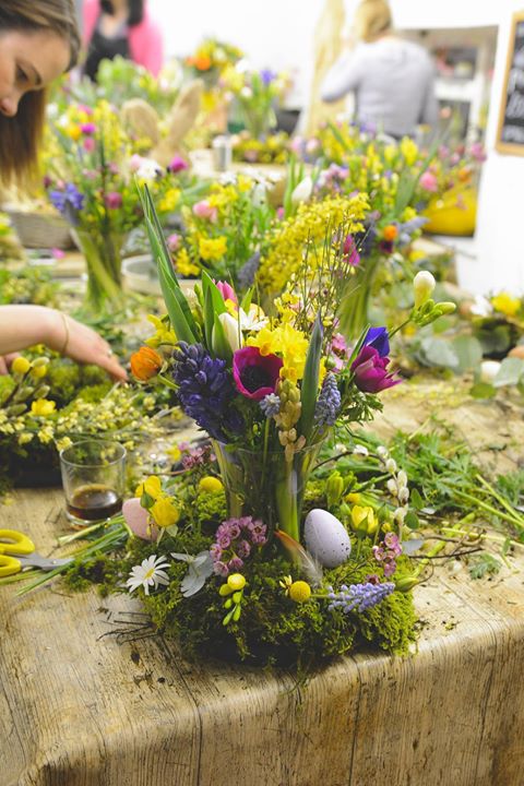 #MothersDay's just round the corner! For something different #BouquetFloristCheddar offers a great gift in floral workshops