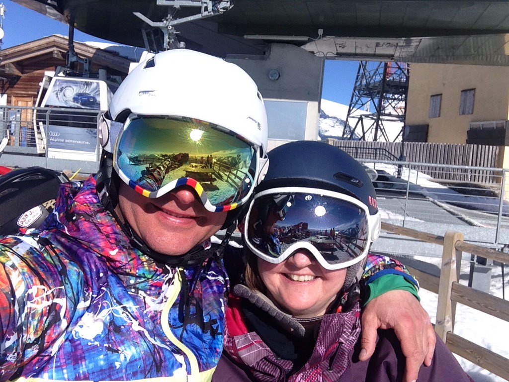 It's so hot up here, what an amazing day 🏂🏂🏂