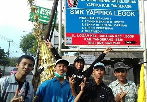 Ibu² bawa motor trus keder
Nih pustek 1721 lagi dibonder ✌👏.
Doi ngajakin ngebal trs phpin kit pula terpaksa kita paranin hehehe