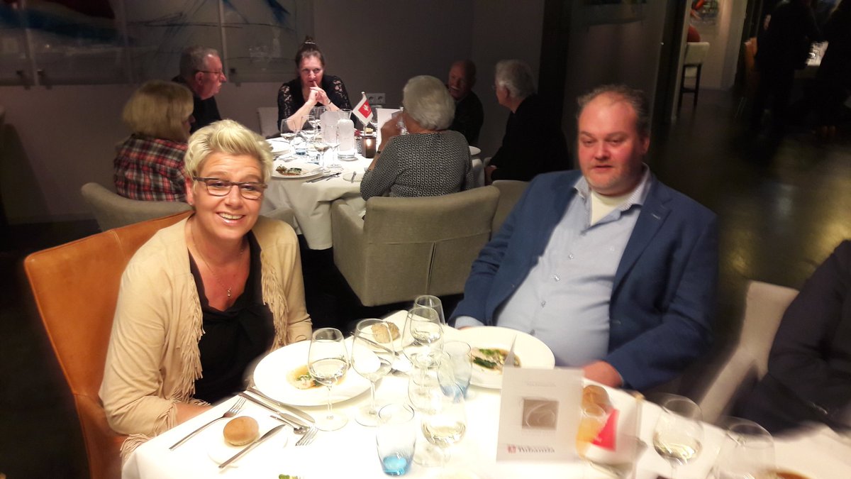 DolfRuesink's tweet photo. Wie wordt winnaar #lezersmenu #Tubantia ? Genomineerde restaurants zitten er nog ontspannen bij @RocTwenteHoreca https://t.co/EC3m3yzmlW
