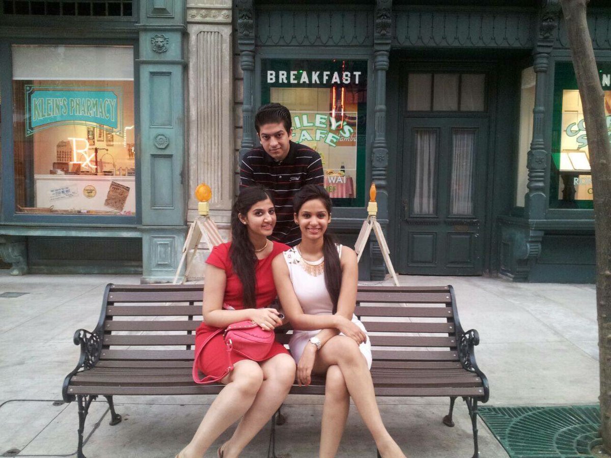 anita_10101's tweet photo. @Flipkart #LetUsUncompromise and explore our new heights ! https://t.co/PYJFC5yiNH