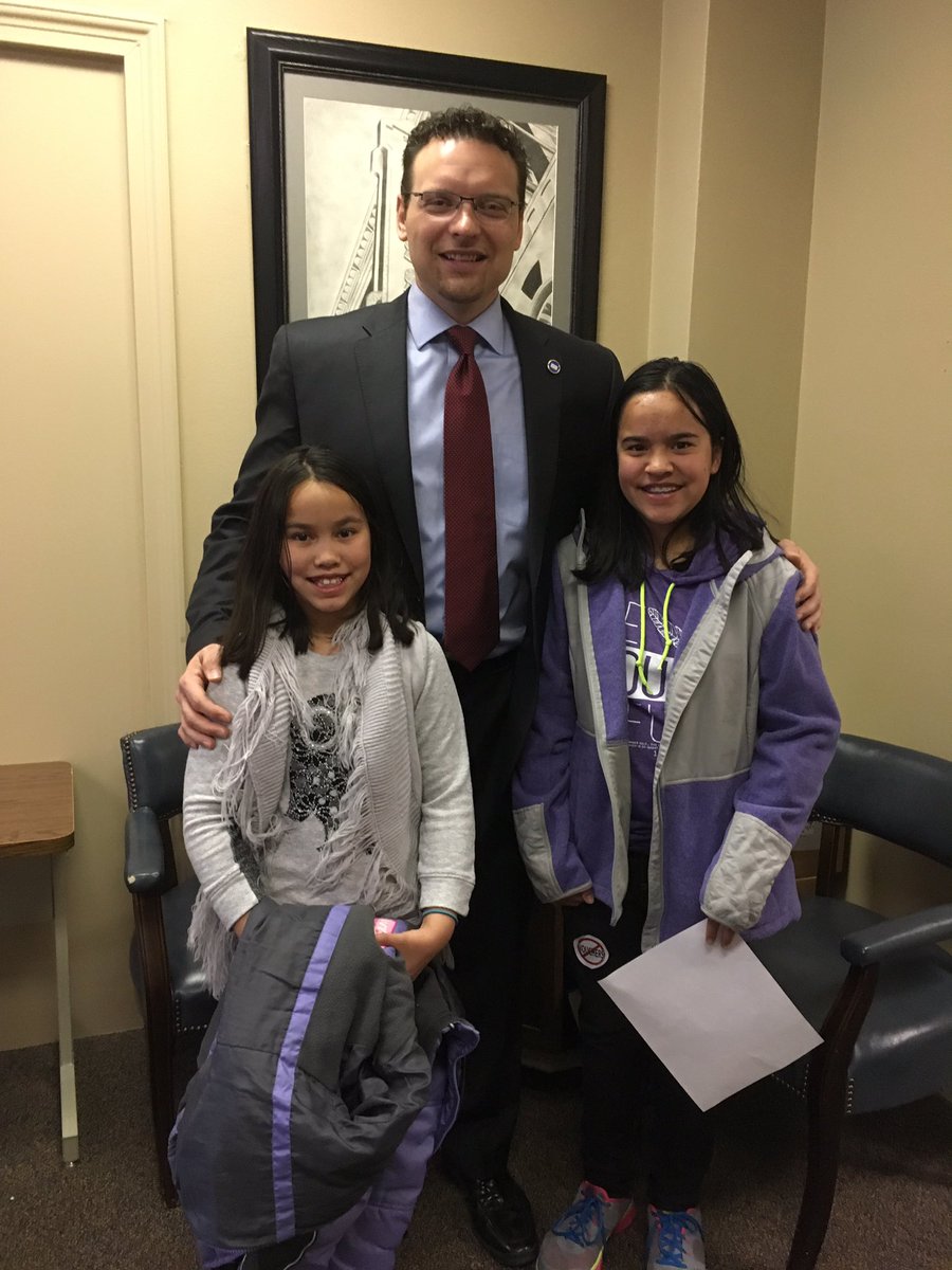 Rebrhrtssavings's tweet photo. Thanks to @JasonZacharyTN for your time this morning. #ReyesLadiesOnCapitalHill #TEA #Civication https://t.co/kznU7l3usS