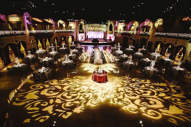 #transformationtuesday it's amazing what lighting can do to a space! We love this shot by @JennVanElkphoto! <a href="/tnicoleweddings/">Tara Steele</a> <a href="/IndianaRoof/">IndianaRoofBallroom</a>