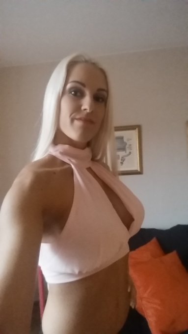 Watch Blanche Bradburry 🔞 official's leaked NSFW photo on TwXstars