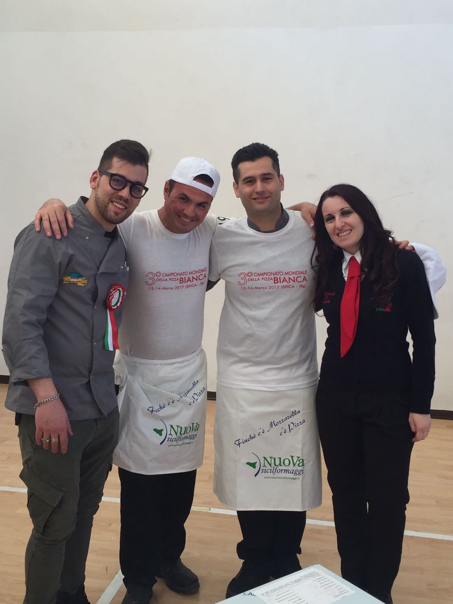 ITAMLT_pizza's tweet photo. Direttamente dal Terzo #campionatomondiale della #pizzabianca 🍕🍕🍕- Ispica (RG) #pizza #pizzaioli #maestridellafarina #pizzamaking https://t.co/n8ZeKH9SMQ