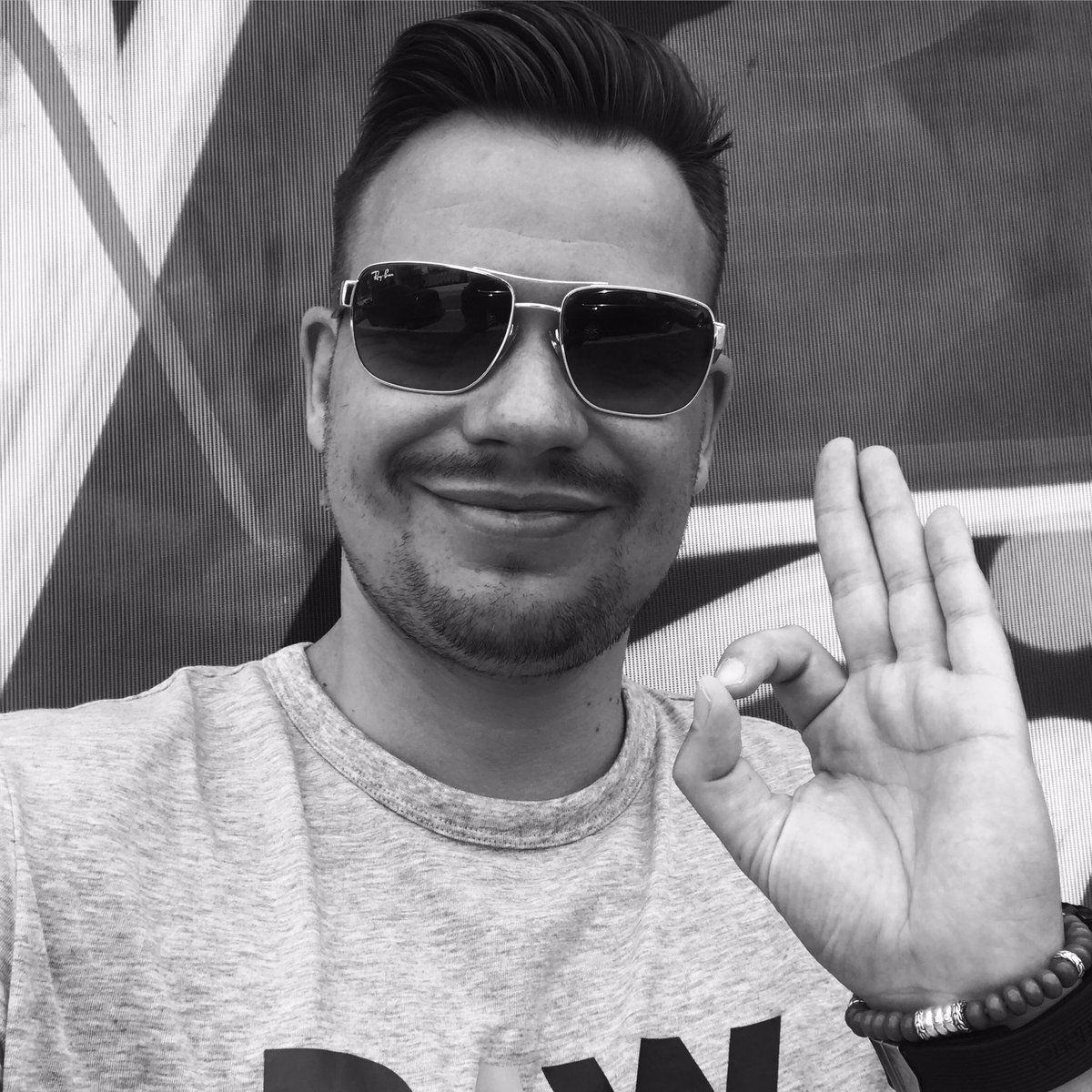 SearchDecoder's tweet image. Tranquilo. Calmate. Relax. Be still and surrender and you'll receive. 👌 #rulesoflife #wayoftheyogi #powerinstillness #tranquilo #calmate