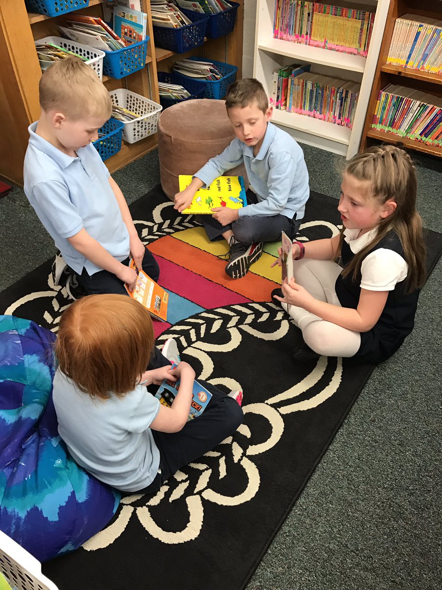 MrsHallsClass's tweet photo. Book share with Everleigh, Nina, Lucas, and Andy https://t.co/ztJdHJiilY