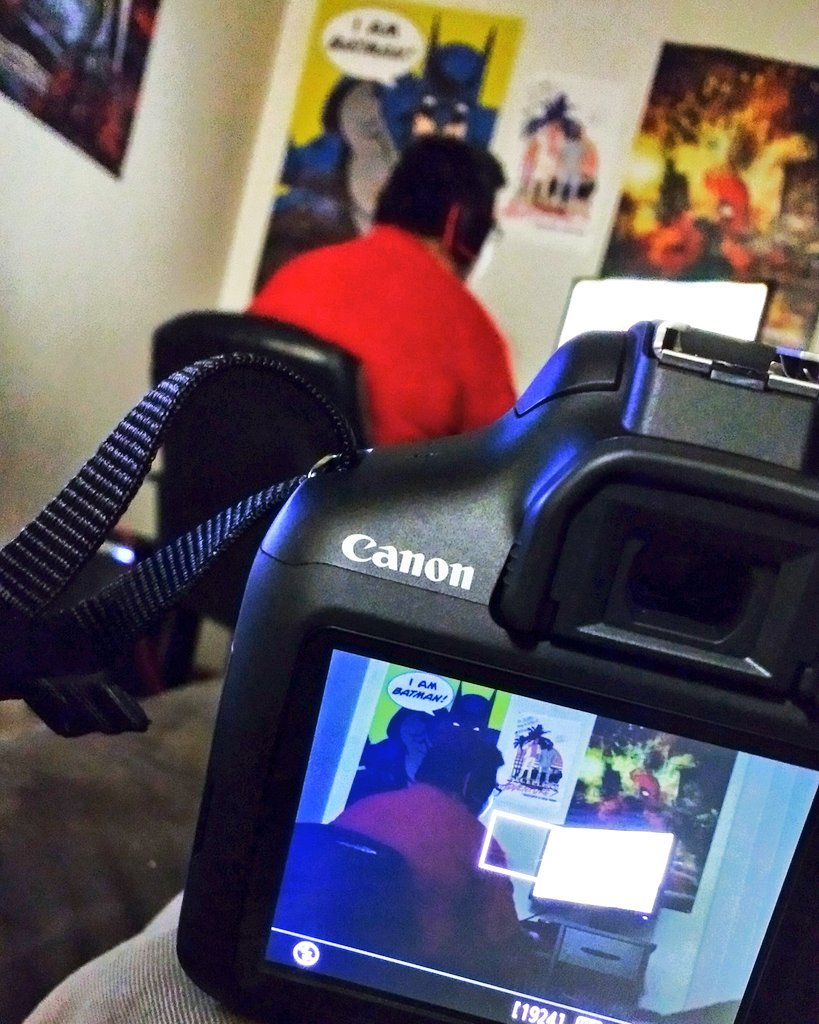 jlenwashere's tweet photo. I bought a camera! 📷
#canon #rebel #PointAndShoot #batmanposter #deadpoolposter https://t.co/GNPwDvjuTF