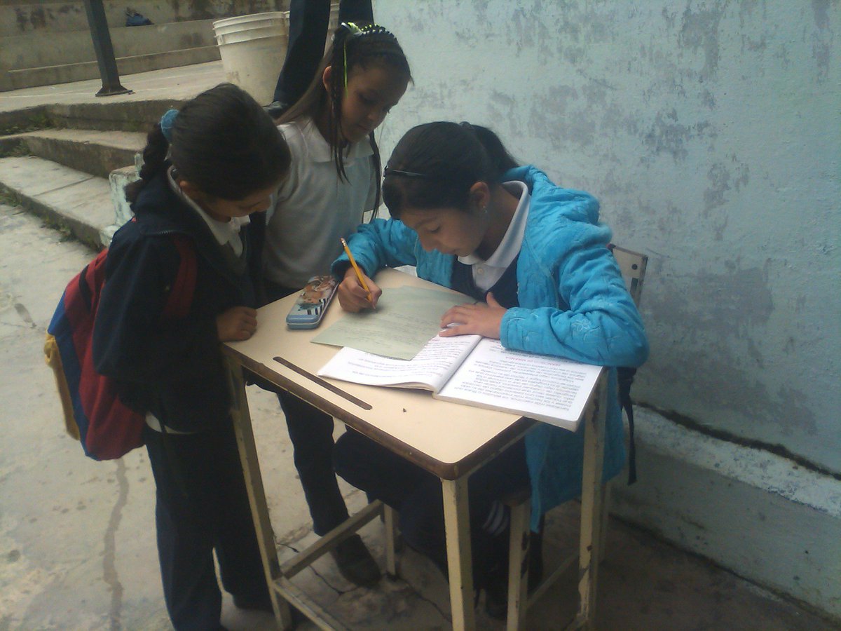 Grupo estable en la elaboración del programa radial
recaudoscrah@yahoo.com   <a href="/CLIFPJauregui/">CLIFPMV Jáuregui</a>