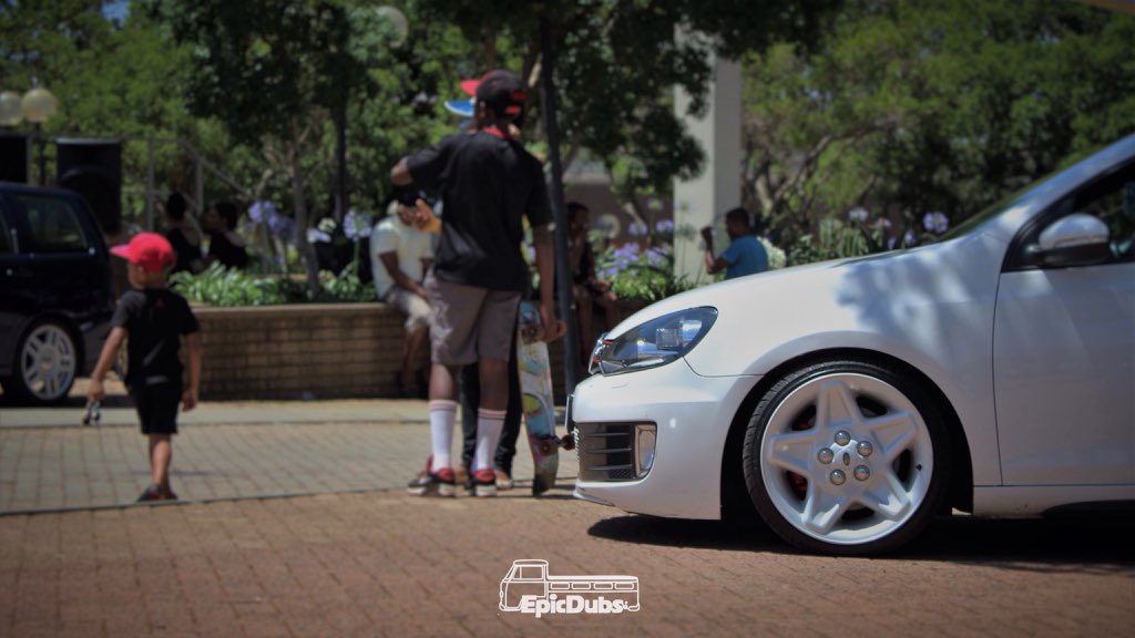 EpicDubs's tweet photo. 👟 Crew Mk6 on its old shoes 

#Mondials #Mk6 #GTI #VW #RangeRover #DubLife https://t.co/8Pl0c7hcxU