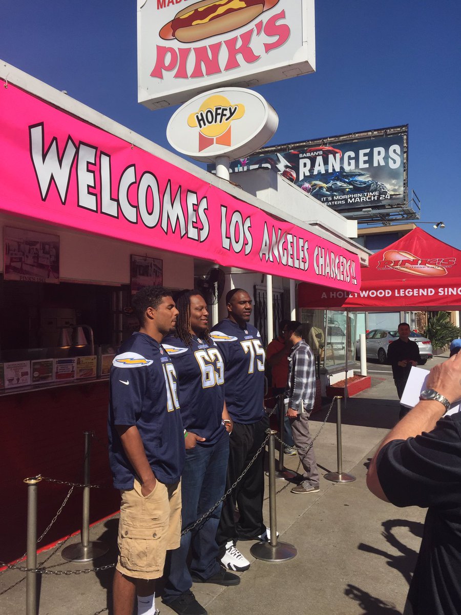 ScottYoffeComms's tweet photo. Of course @pinkshotdogs comes in strong w the 'welcome' to LA for the #Chargers - come on down 709 N LaBrea - #FightForLA https://t.co/xqyakKQQ0l